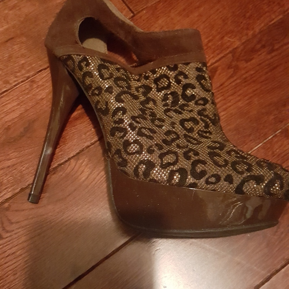 Leopard heels
